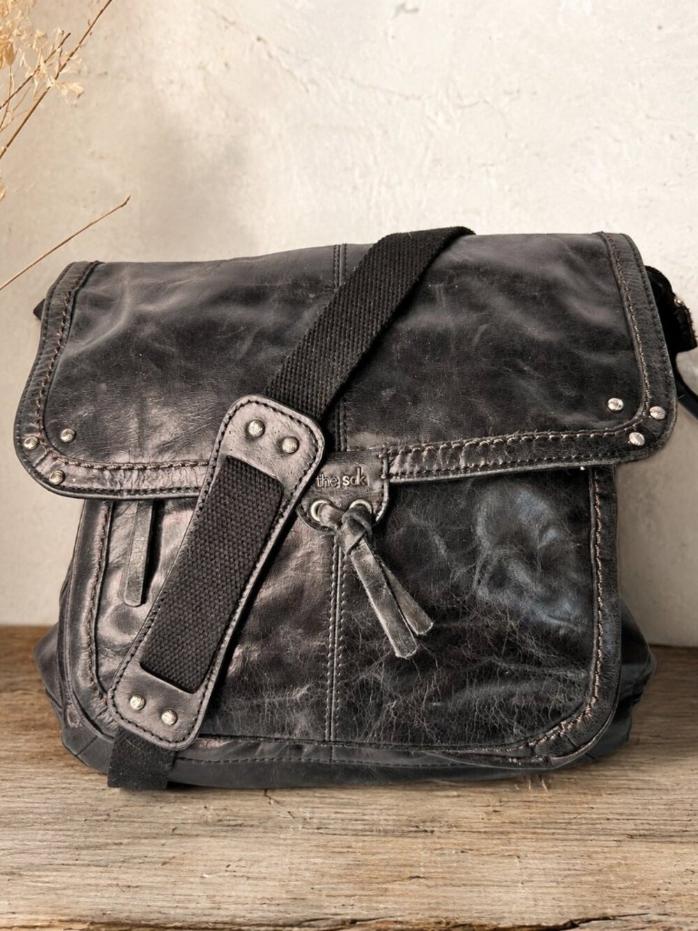 The Sak Ventura Black Leather Crossbody Bag Shoulder Backpack Convertible Purse